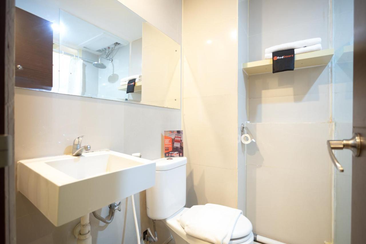 Reddoorz Apartment At Bogor Valley Exterior photo