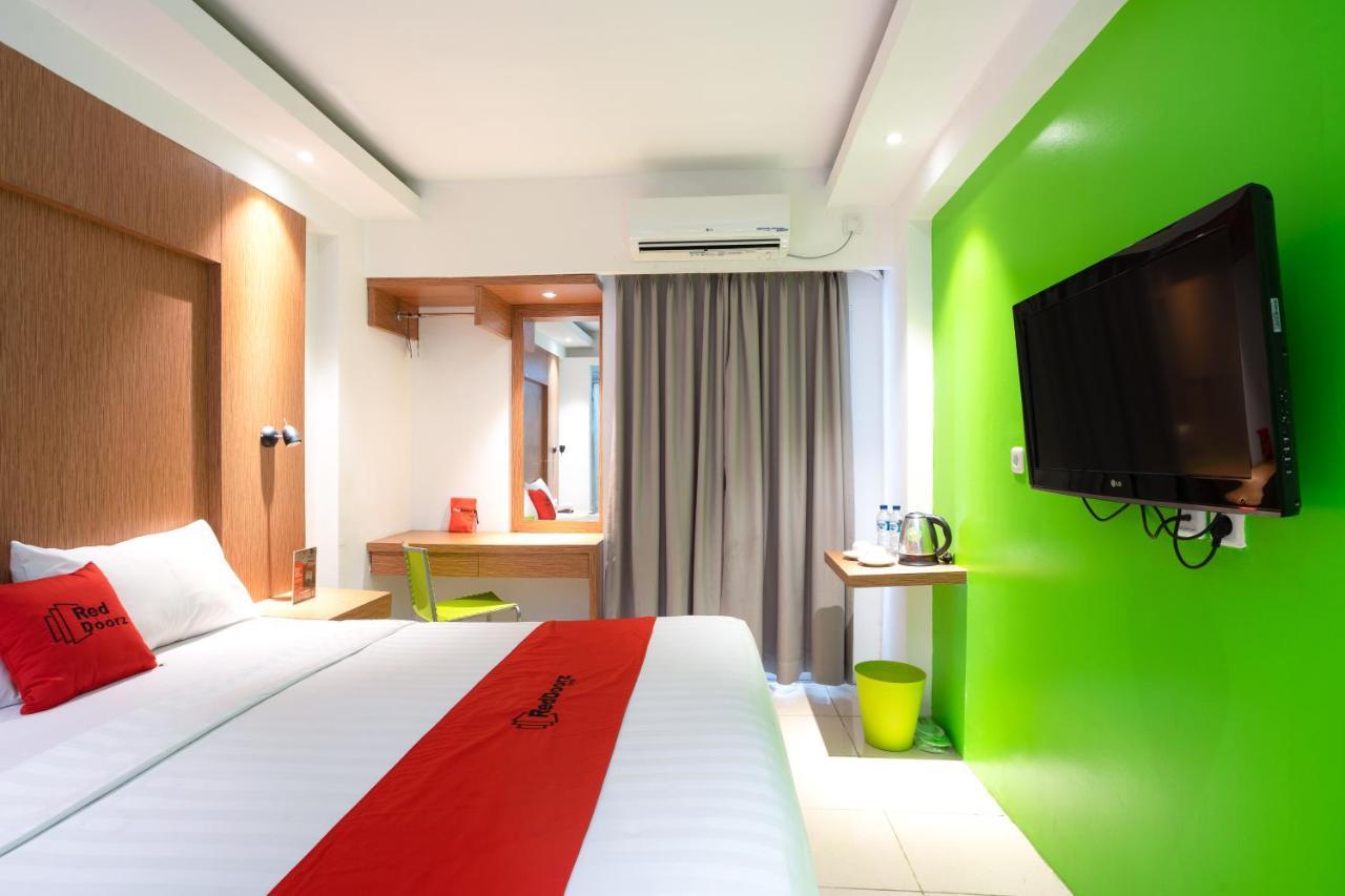 Reddoorz Apartment At Bogor Valley Exterior photo