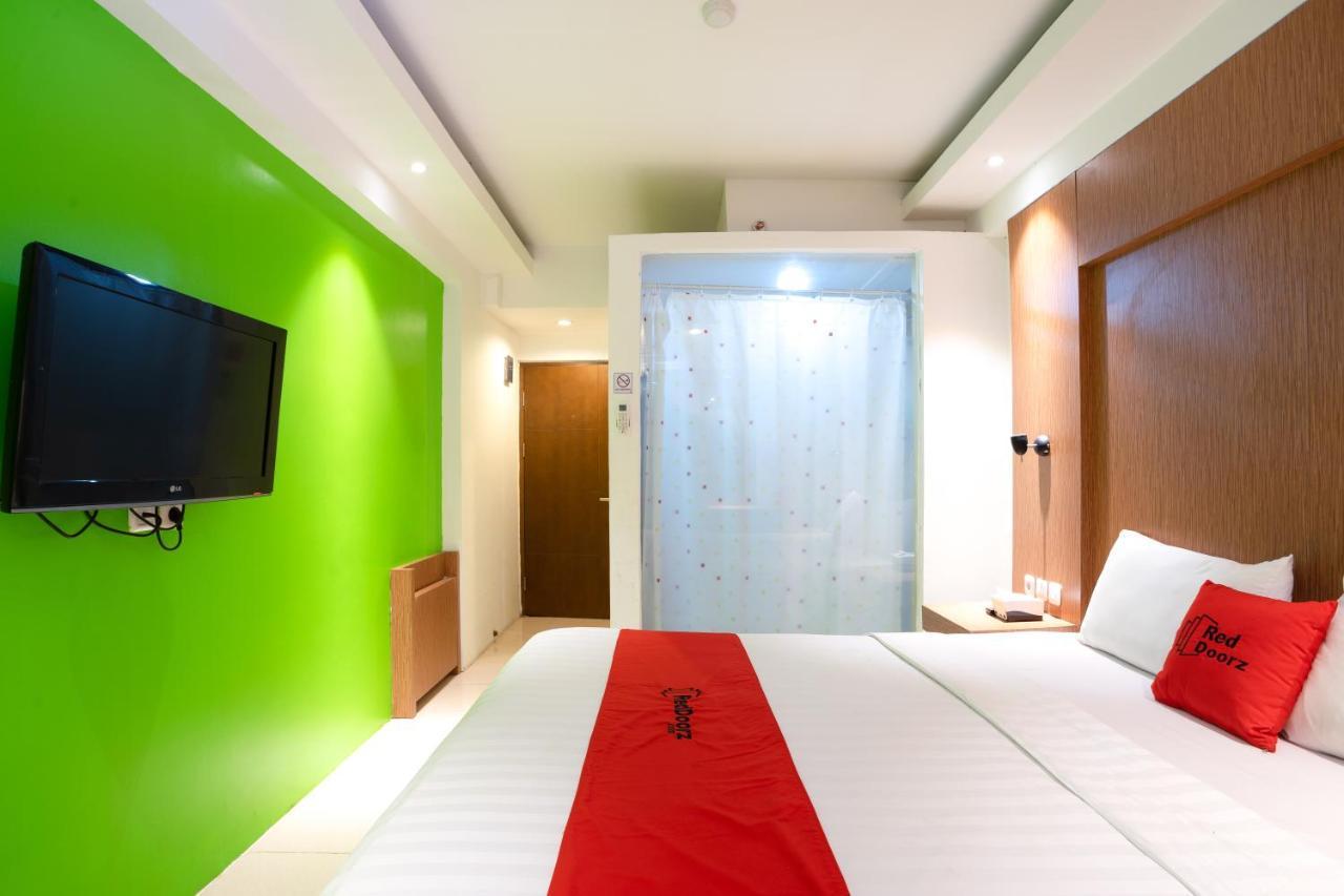 Reddoorz Apartment At Bogor Valley Exterior photo